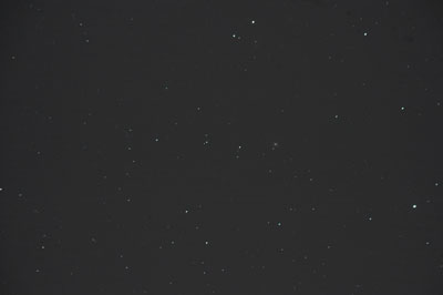 Die Galaxie M77 im Walfisch ist das am weitesten entfernte Objekt im Messier-Katalog und im Fernglas ein verwaschenes Sternchen.